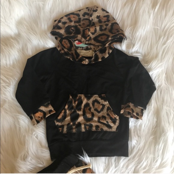 << Leopard Print & Black Sweatshirt Set >> - Picture 3 of 5